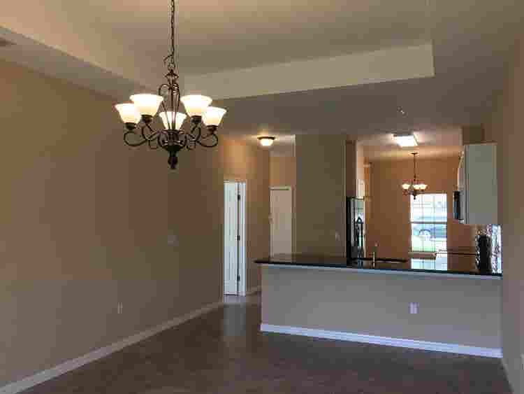 LOOKING FOR A ROOMATE!