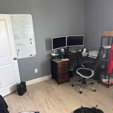 Roommate 4 Spacious House