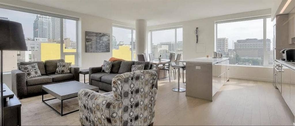 Room available in DTLA apartment!
