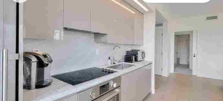 Room available in DTLA apartment!