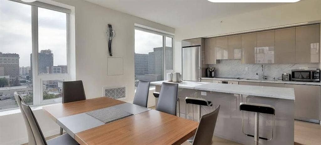 Room available in DTLA apartment!