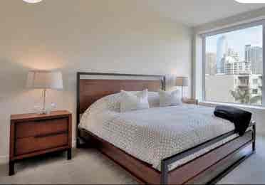 Room available in DTLA apartment!
