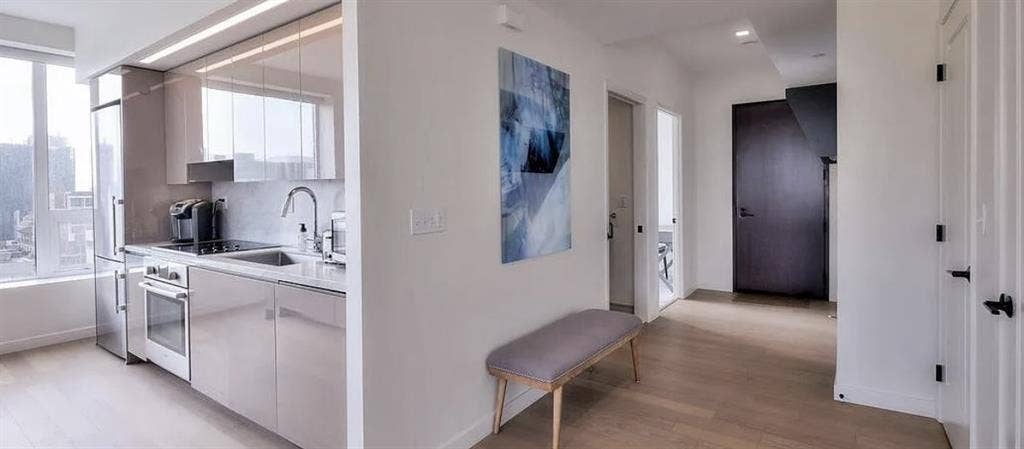 Room available in DTLA apartment!
