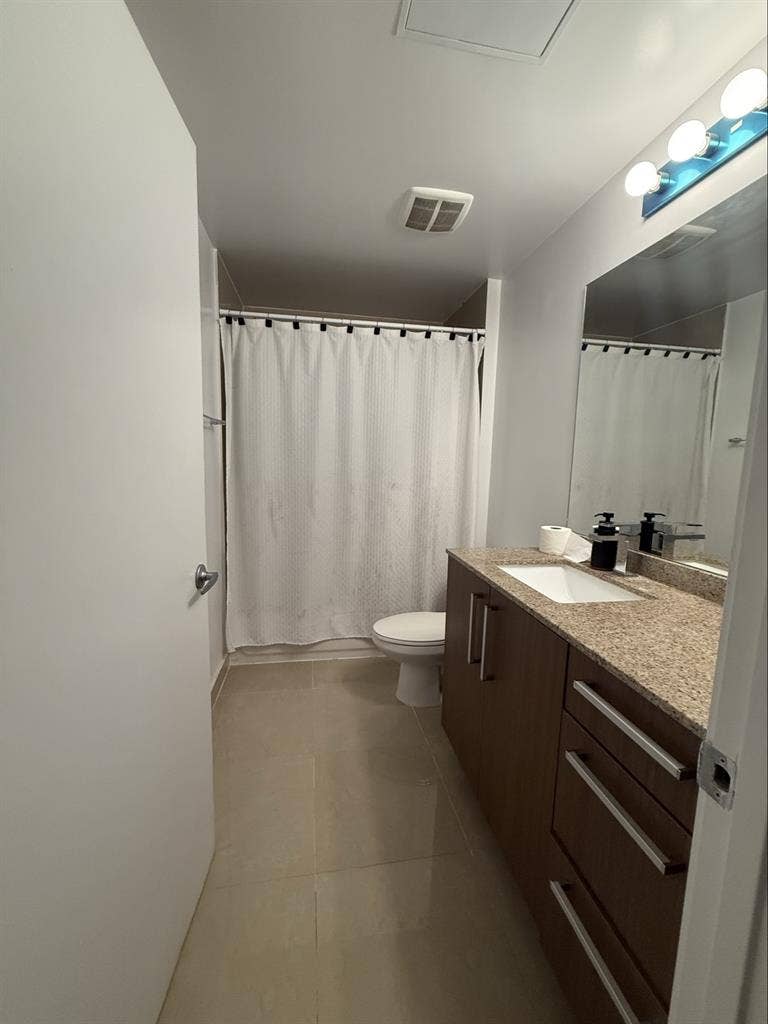 Room in Miami River brikell