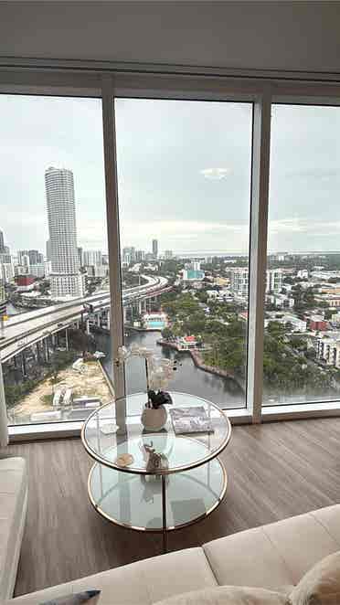 Room in Miami River brikell