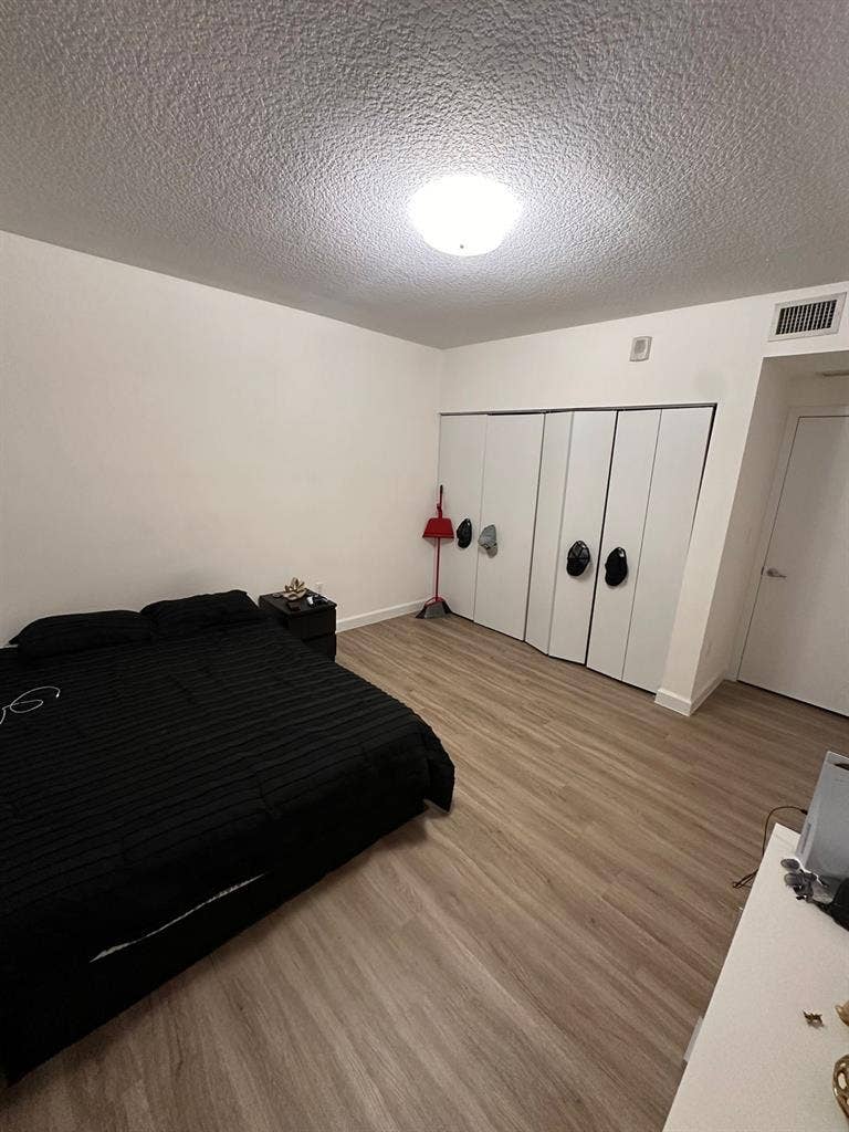 Room in Miami River brikell