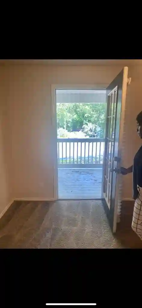 I need a roommate in two weeks!!!!!