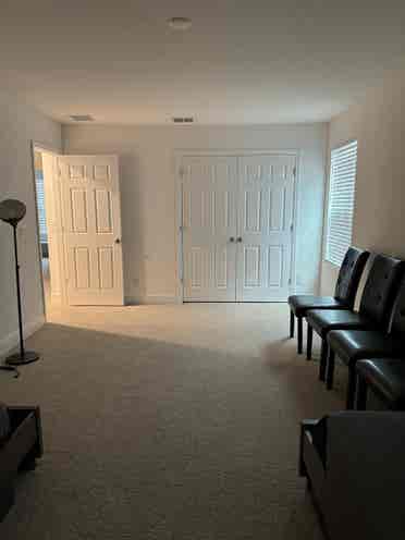 Looking for a female roommate