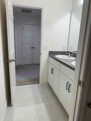 Looking for a female roommate