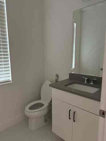 Looking for a female roommate