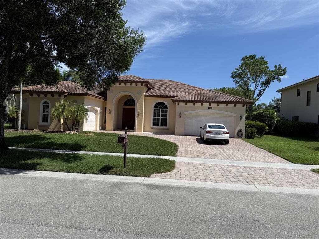 Gated community pool home to share