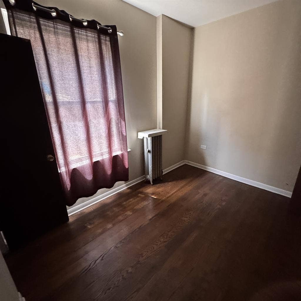 Room for Rent -great Location