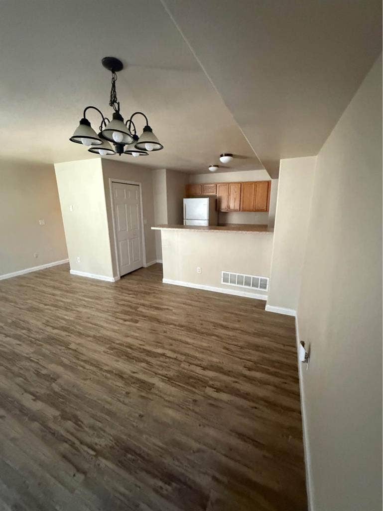 Shared townhouse in safe area