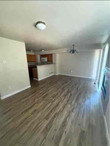 Shared townhouse in safe area