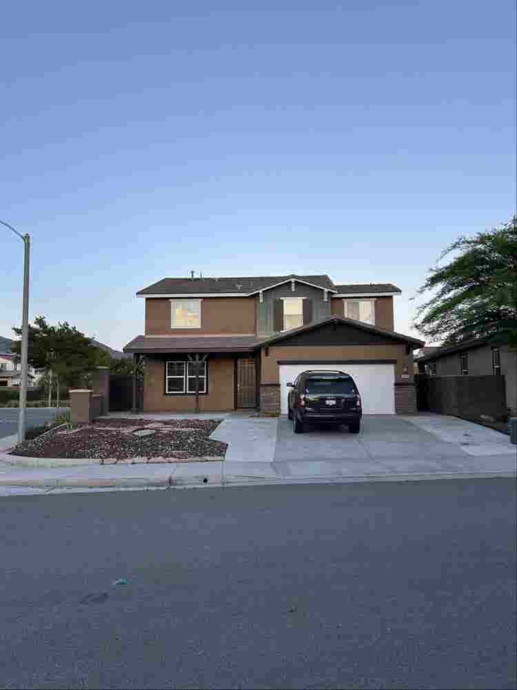 Room in Lake Elsinore