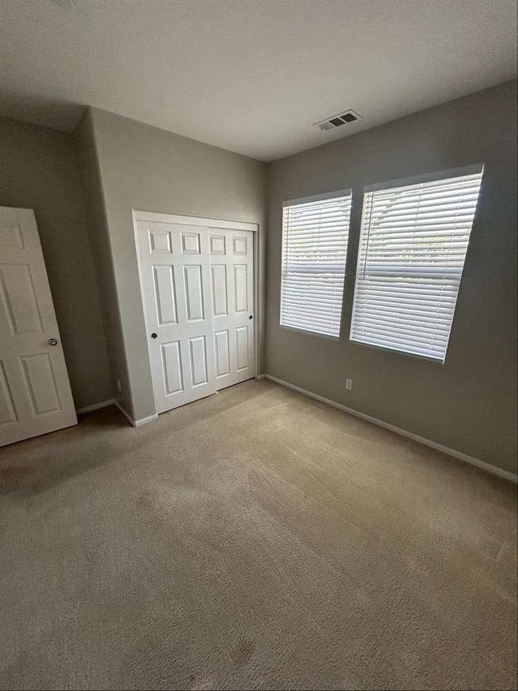 Room in Lake Elsinore