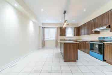 Room for Rent in Heartland area
