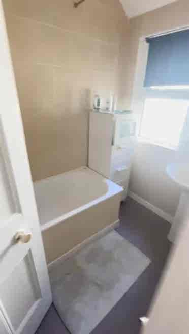 £ p/w room in Cardiff