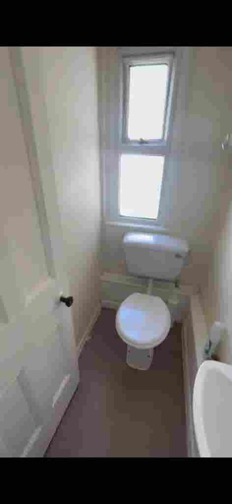 £ p/w room in Cardiff