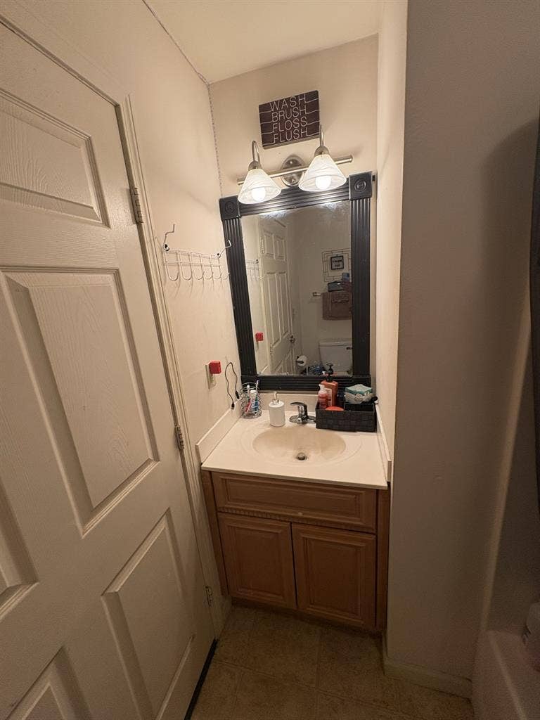 Looking for someone to Sublet.