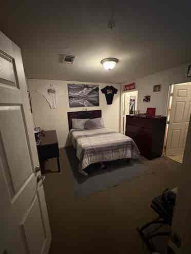 Looking for someone to Sublet.