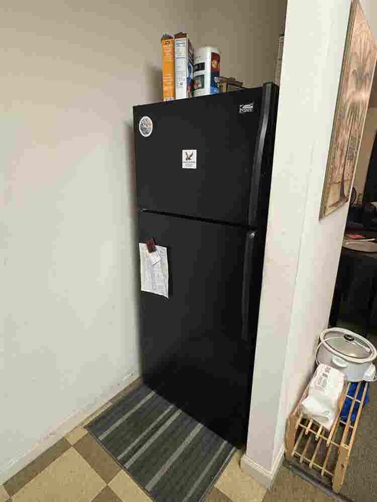 Looking for someone to Sublet.