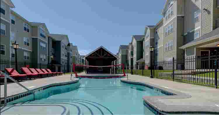 Looking for someone to Sublet.