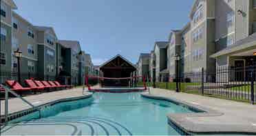 Looking for someone to Sublet.