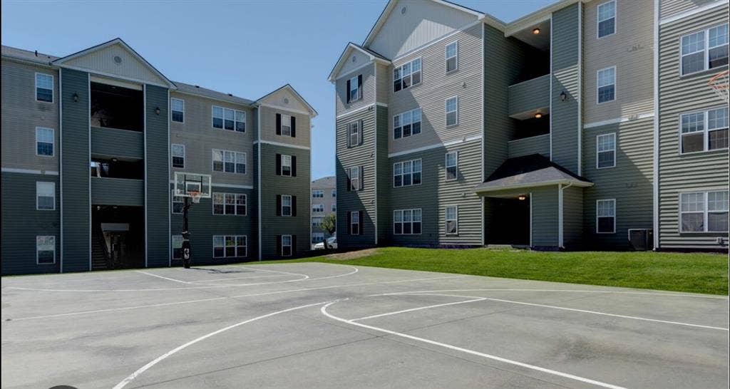 Looking for someone to Sublet.