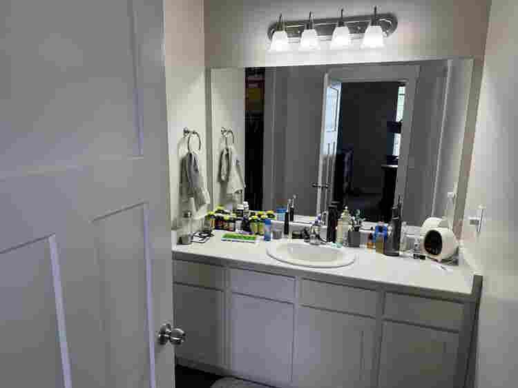 Room for Rent – Clean & Quiet Home