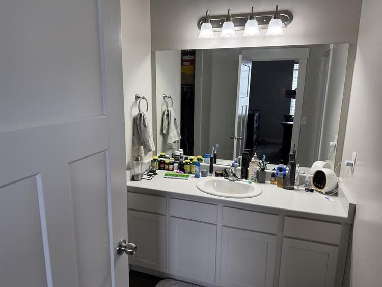 Room for Rent – Clean & Quiet Home