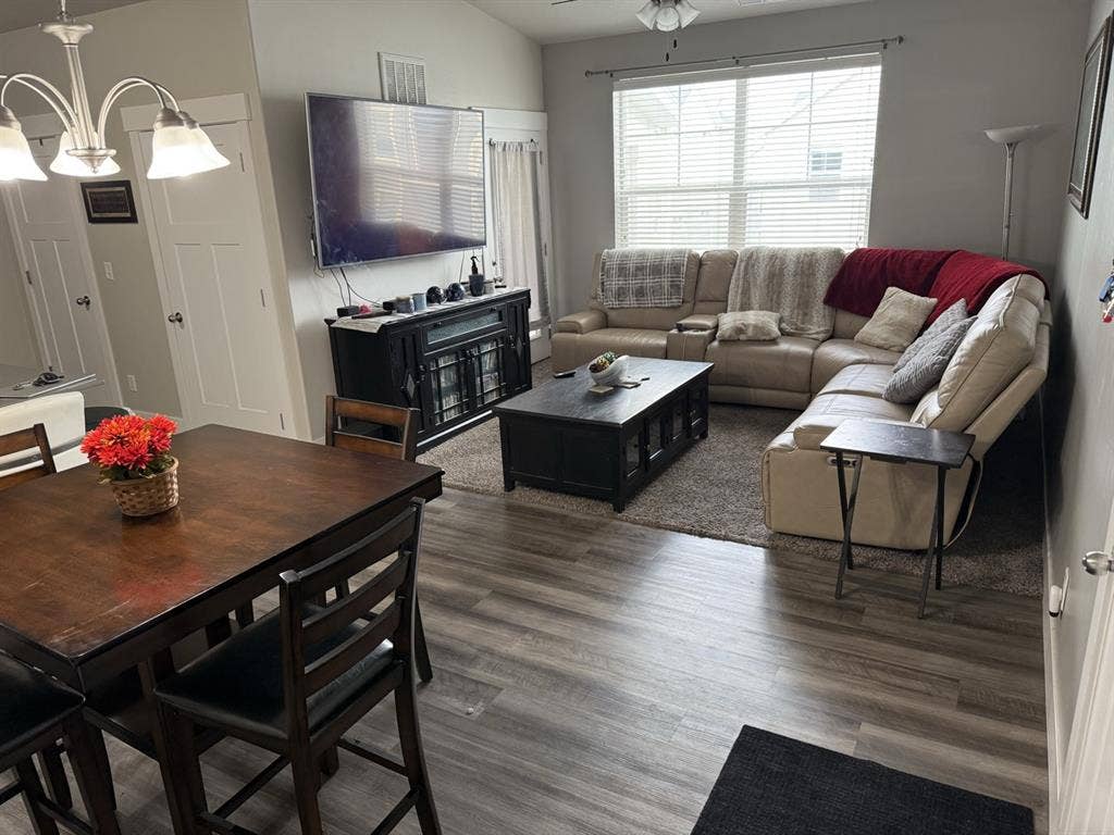 Room for Rent – Clean & Quiet Home