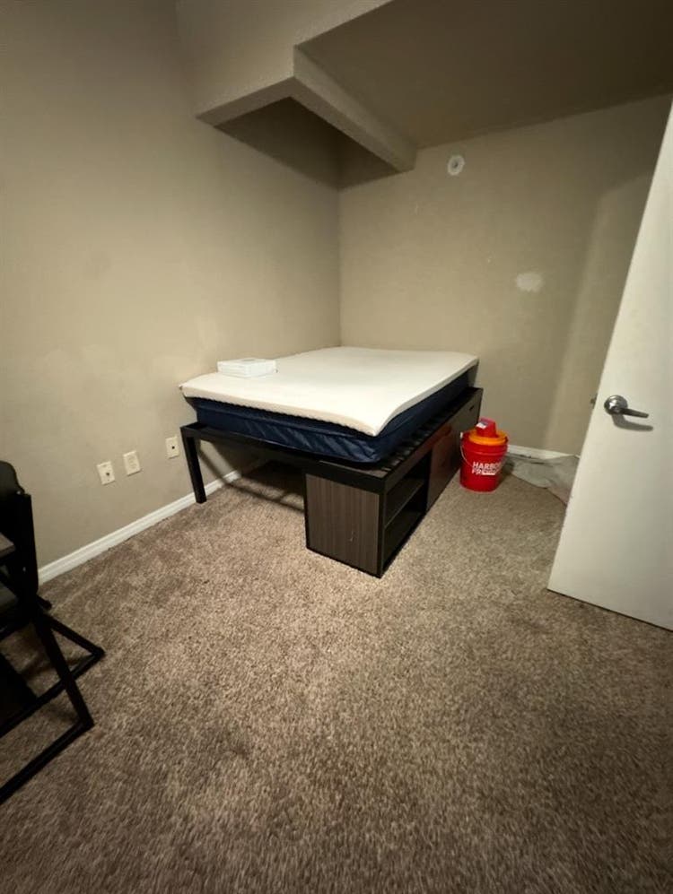 URGENT  APARTMENT RELET