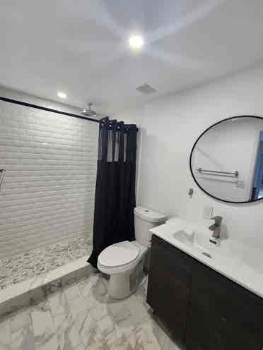 Furnished Independent unit - Miami!
