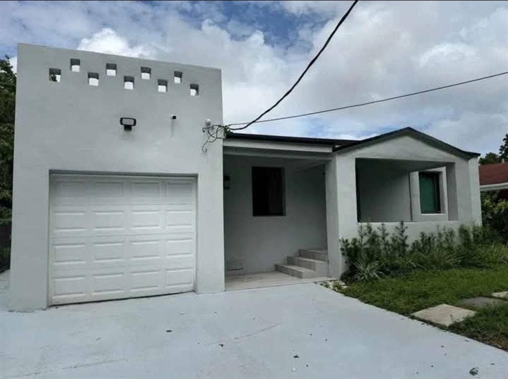 Furnished Independent unit - Miami!