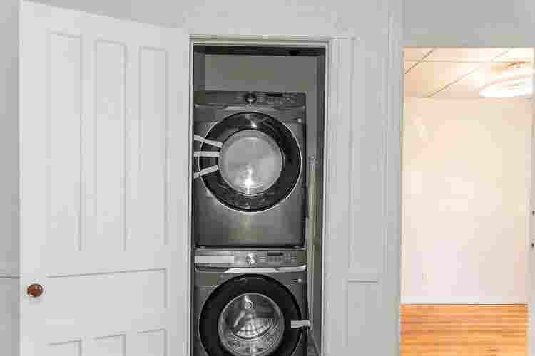 4 Bed / 1 Bath Student Apartment 