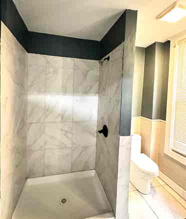 4 Bed / 1 Bath Student Apartment 