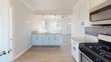 2 BR in Los Angeles