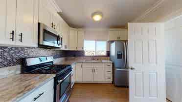 2 BR in Los Angeles
