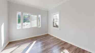 2 BR in Los Angeles