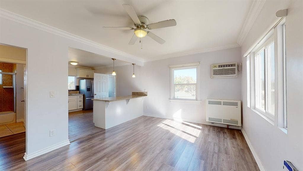 2 BR in Los Angeles