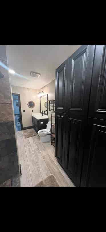 Furnished apt w/garage & utilities