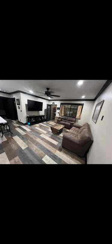 Furnished apt w/garage & utilities