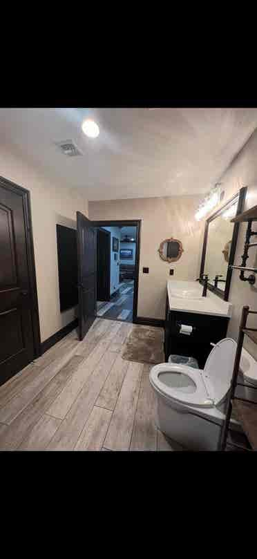Furnished apt w/garage & utilities