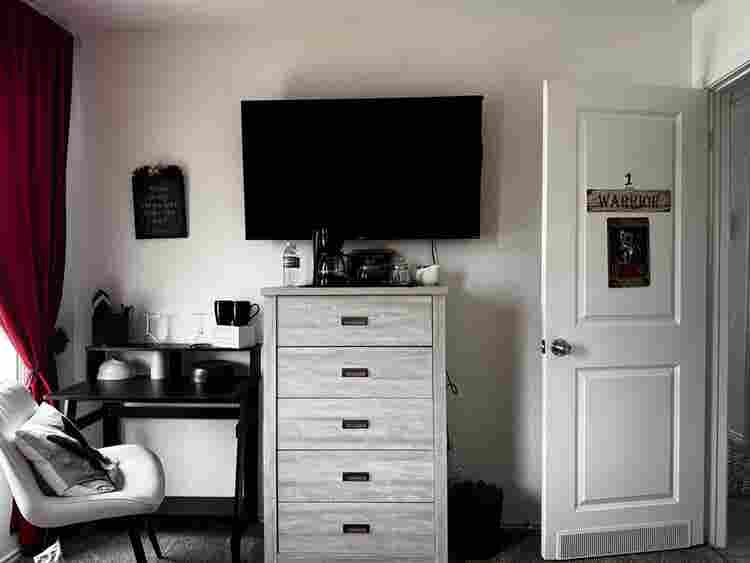 Modern Furnished Room + Utilities