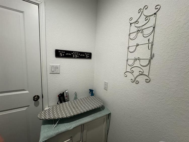 Modern Furnished Room + Utilities