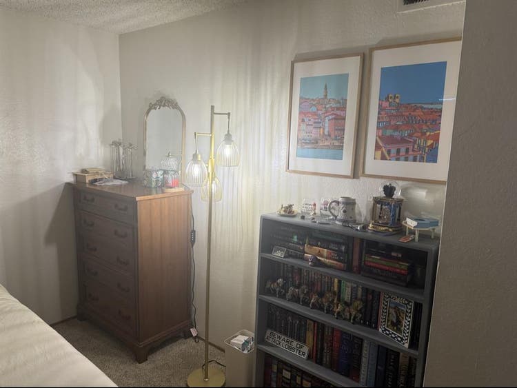 BEDROOM FOR RENT IN MIDTOWN!!!