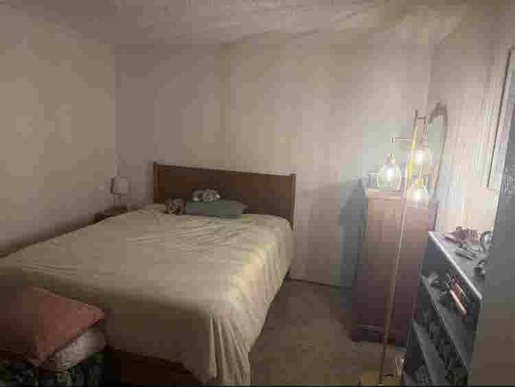 BEDROOM FOR RENT IN MIDTOWN!!!