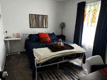 Retro Furnished Room + Utilities