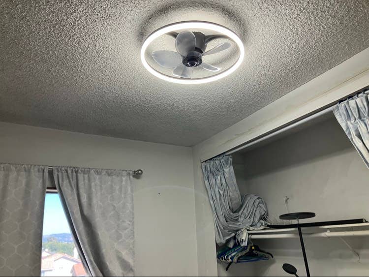 Room in Rosemead for rent.